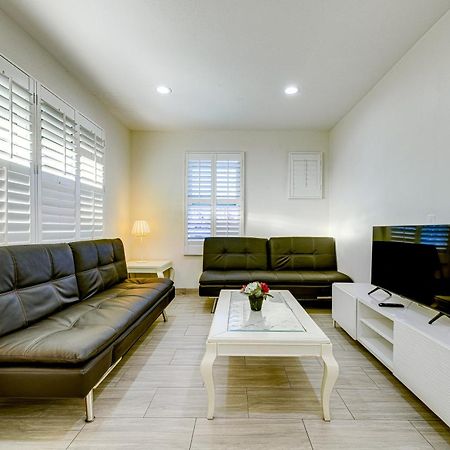 Stylish Modern Home, Ac, Parking & Near Fwys Santa Ana Exteriér fotografie