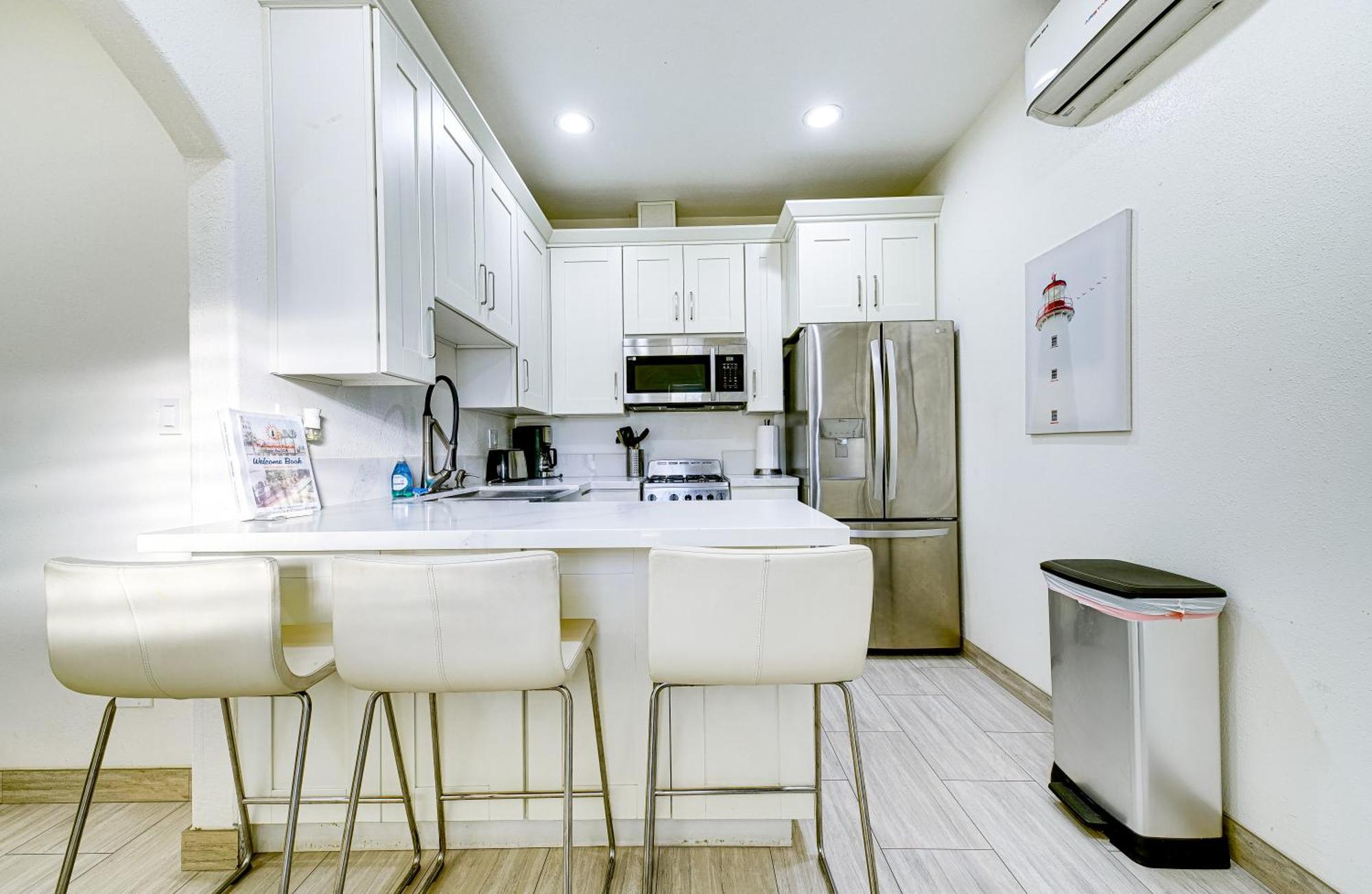 Stylish Modern Home, Ac, Parking & Near Fwys Santa Ana Exteriér fotografie