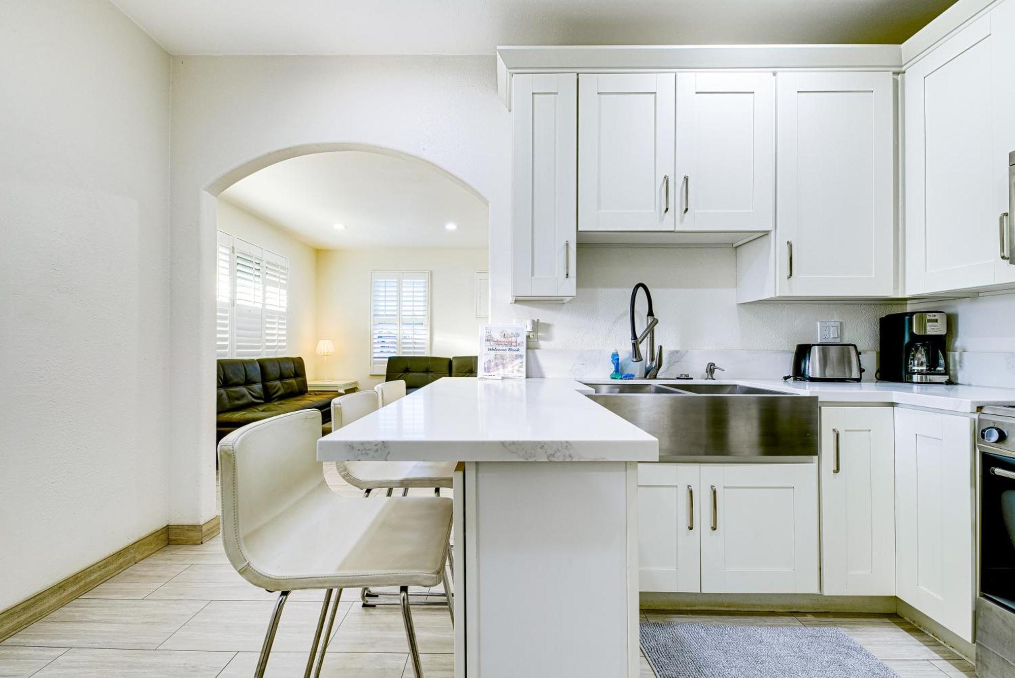 Stylish Modern Home, Ac, Parking & Near Fwys Santa Ana Exteriér fotografie